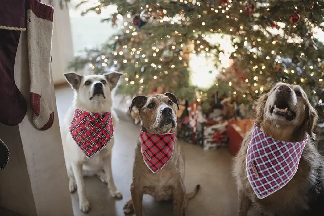 Unique style paws Dog Bandana, Christmas Plaid 1PC Washable Square Dog Scarfs for Small Medium Large Dogs Adjustable Dogs Bib Scarfs for Girl or Boy Dogs